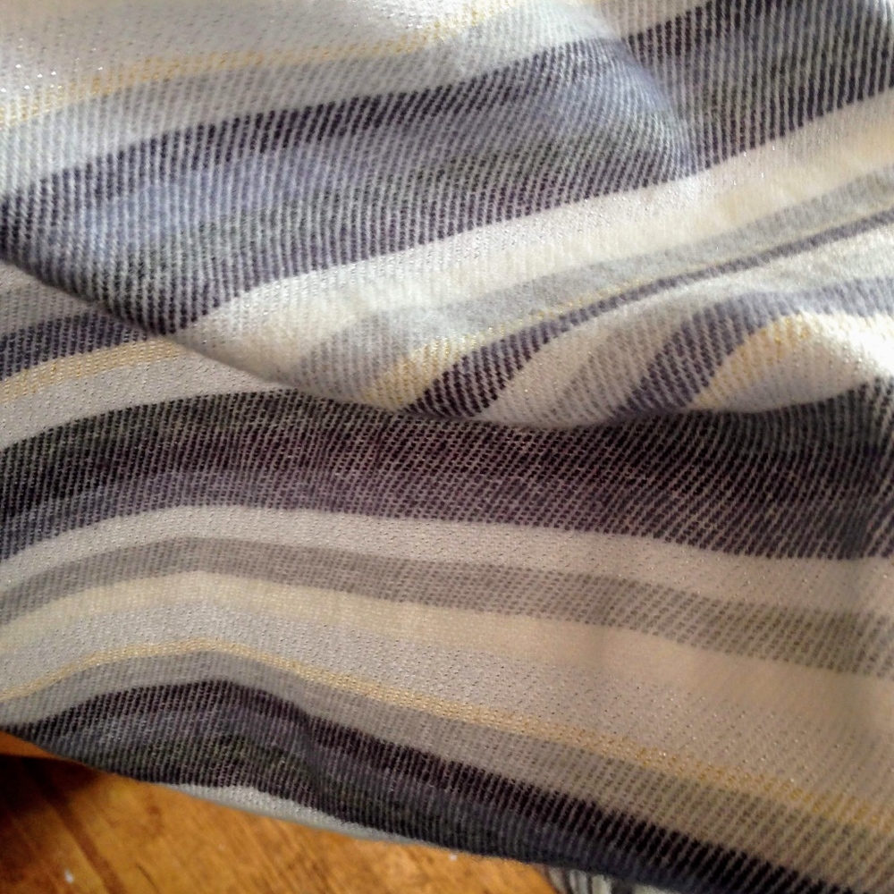 NWOT Gap Scarf Cream/Gray Stripes